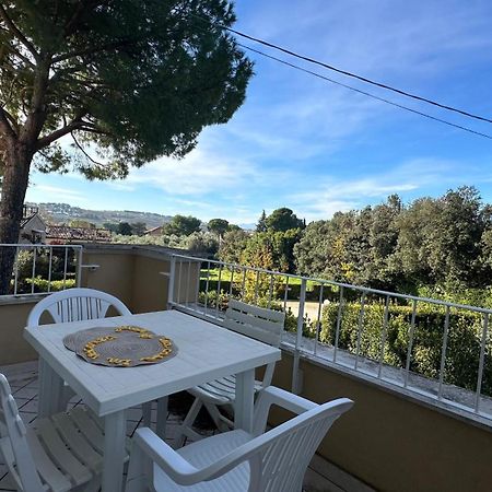 N185 - Numana, meraviglioso trilocale con terrazzo e piscina Exterior foto